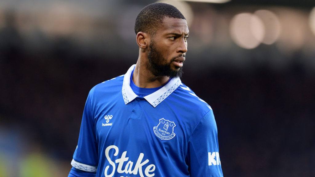 Beto in his Everton kit.