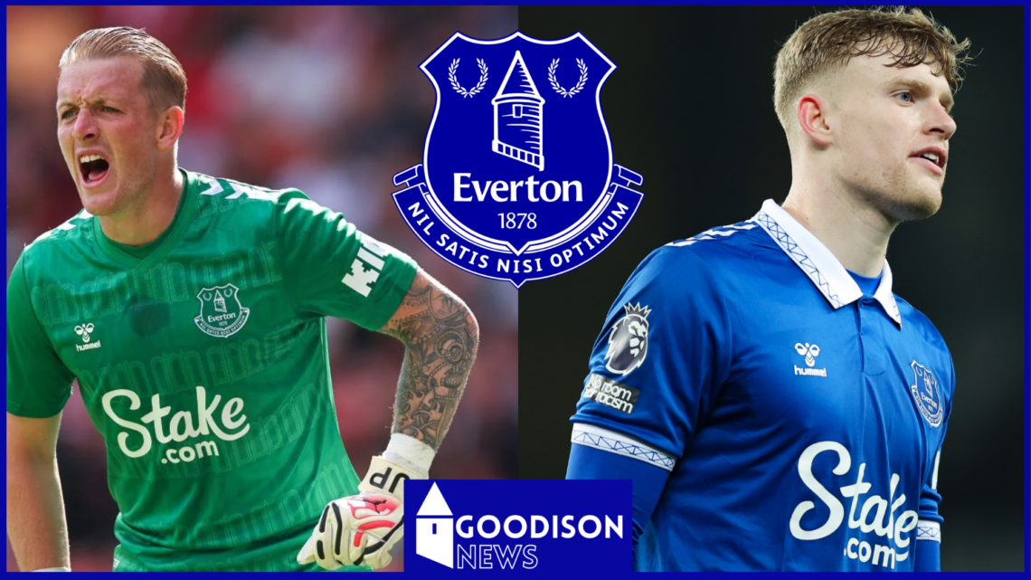 Jordan Pickford and Jarrad Branthwaite with Everton badge