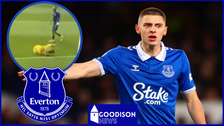 Vitaliy Mykolenko, Everton badge