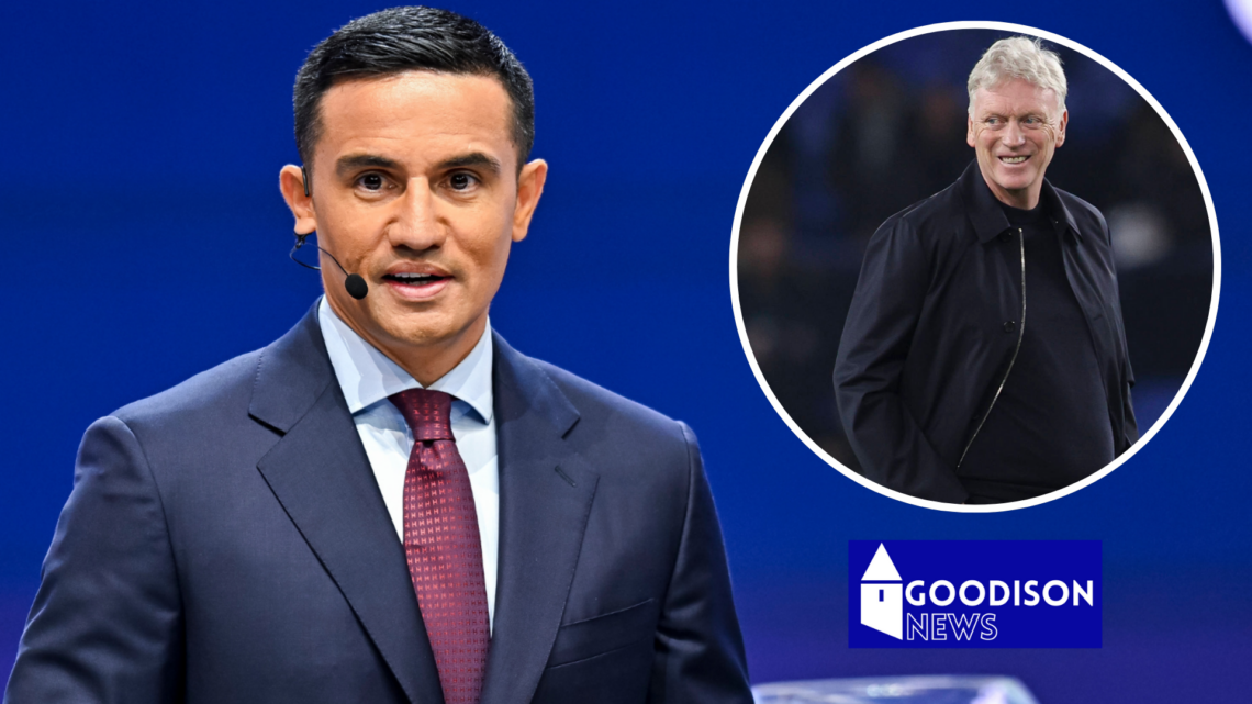 Picture of Everton boss David Moyes and Tim Cahill.