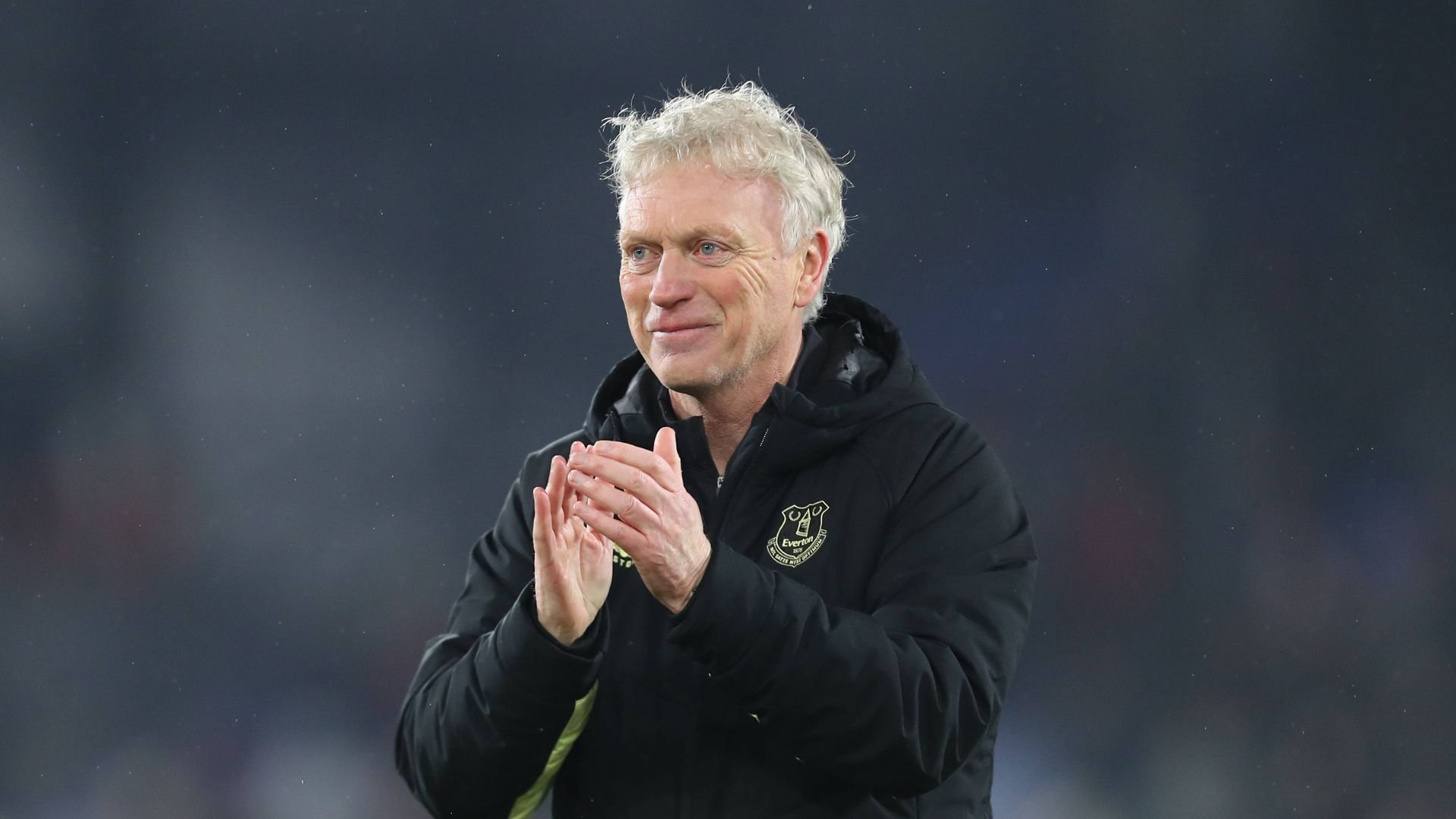 David Moyes applauds fans Everton