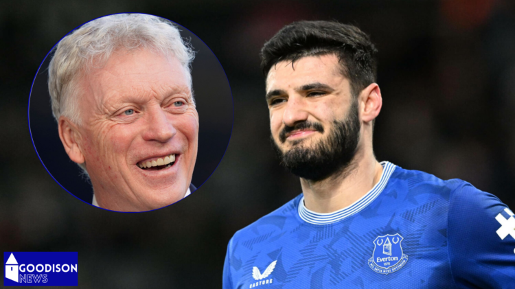 Everton manager David Moyes and Armando Broja