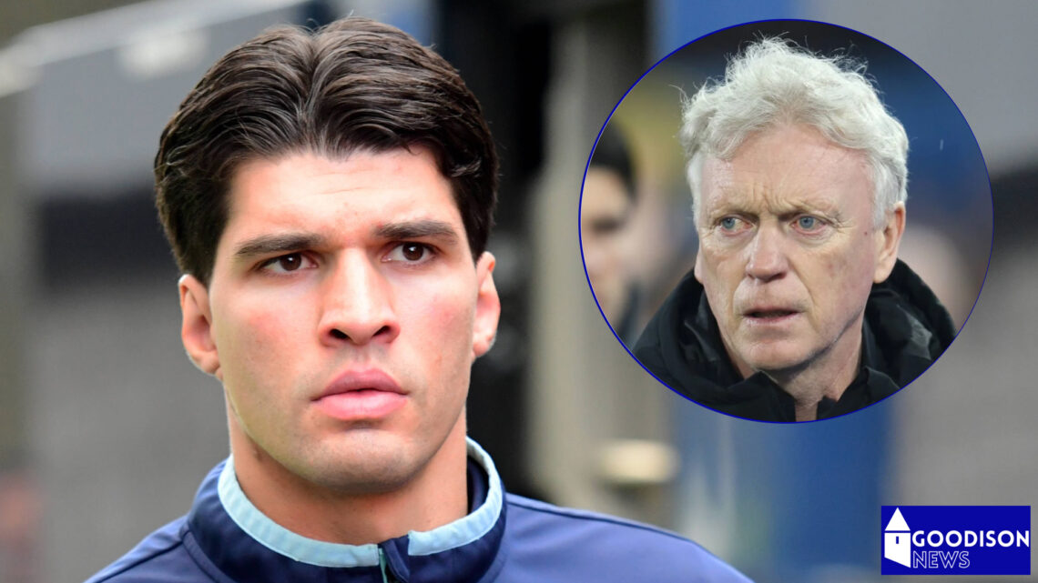 Everton goalkeeper Joao Virginia and David Moyes