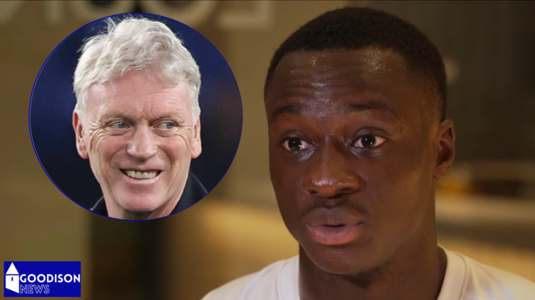 Everton manager David Moyes and trasbourg midfielder Habib Diarra