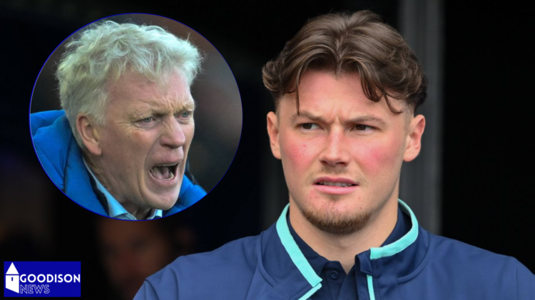 Everton defender Nathan Patterson and David Moyes