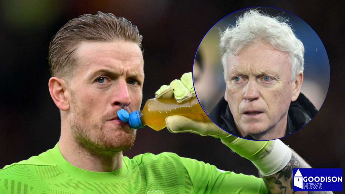 Everton goalkeeper Jordan Pickford and David Moyes