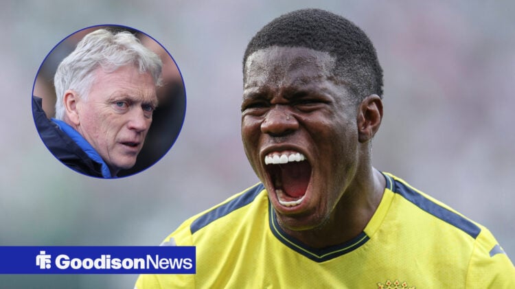 Everton manager David Moyes and Villarreal striker Thierno Barry