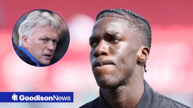 Everton manager David Moyes and Como forward Assane Diao