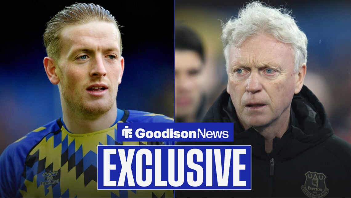 Jordan Pickford looks to his left, with David Moyes alongside him