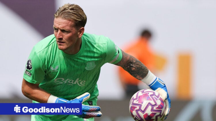 Everton goalkeeper Jordan Pickford rolls the ball out.