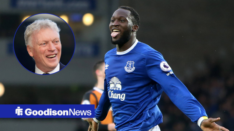 Romelu Lukaku celebrating with David Moyes in circle smiling