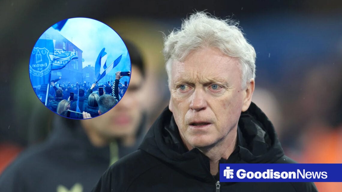 David Moyes looked annoyed with Everton fans in circle