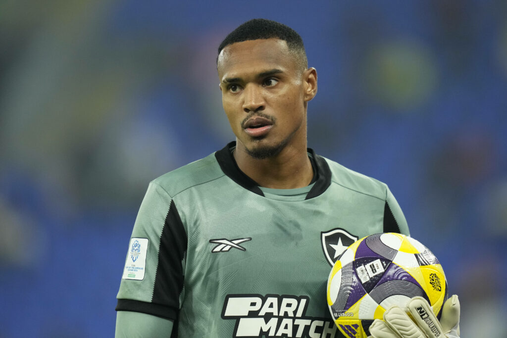 John Victor playing for Botafogo