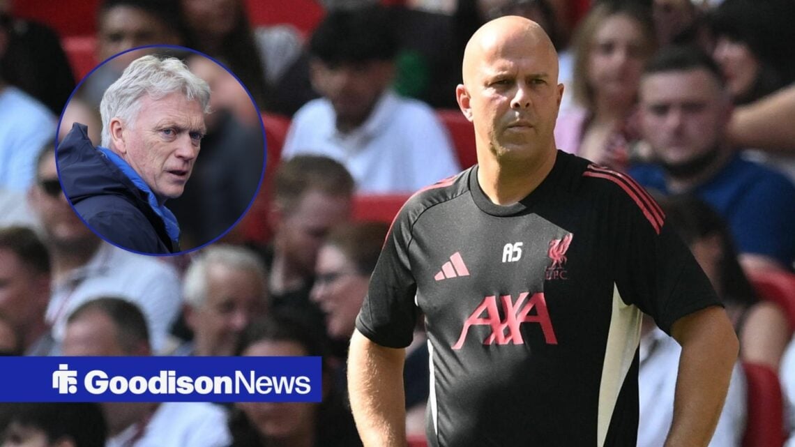 Arne Slot looking away from David Moyes in circle