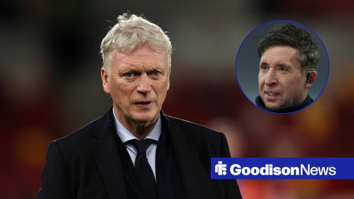 David Moyes looking at Robbie Fowler in circle