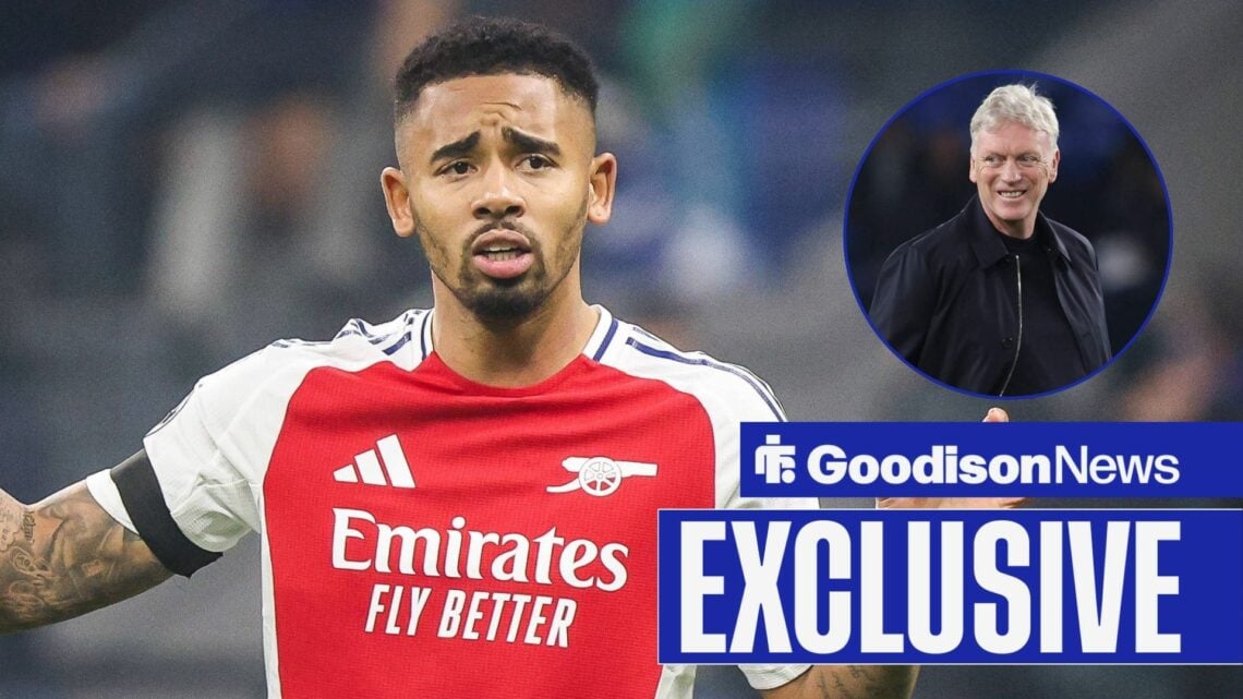 Gabriel Jesus looking at David Moyes smile in circle