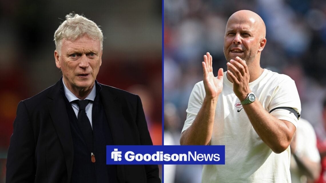 David Moyes on left looking at Arne Slot on right clapping