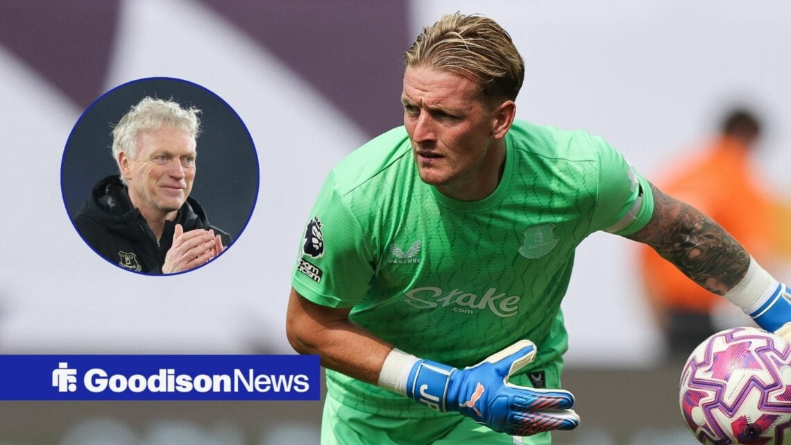 Everton star Jordan Pickford in action, David Moyes in inset.
