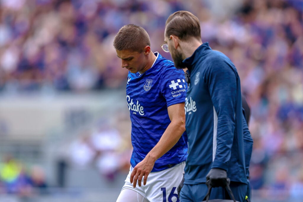 Everton defender Vitalii Mykolenko being suffering from an injury