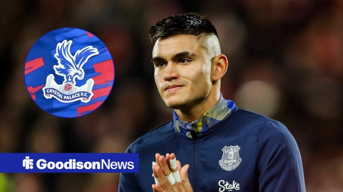 Carlos Alcaraz clapping with Crystal Palace badge in circle