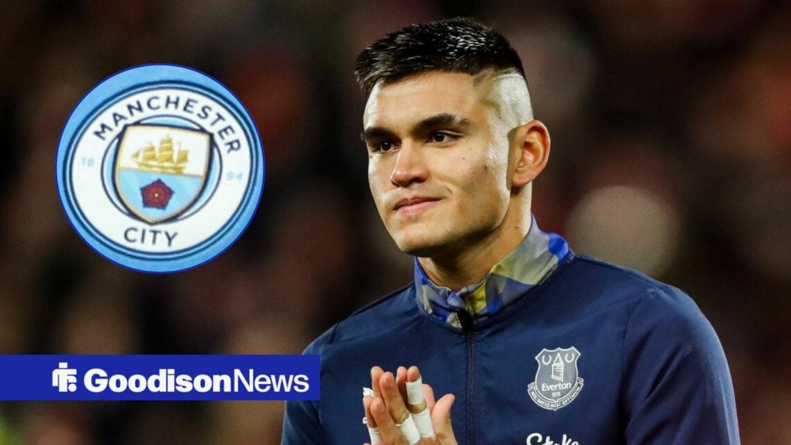 Carlos Alcaraz looking towards Man City badge in circle