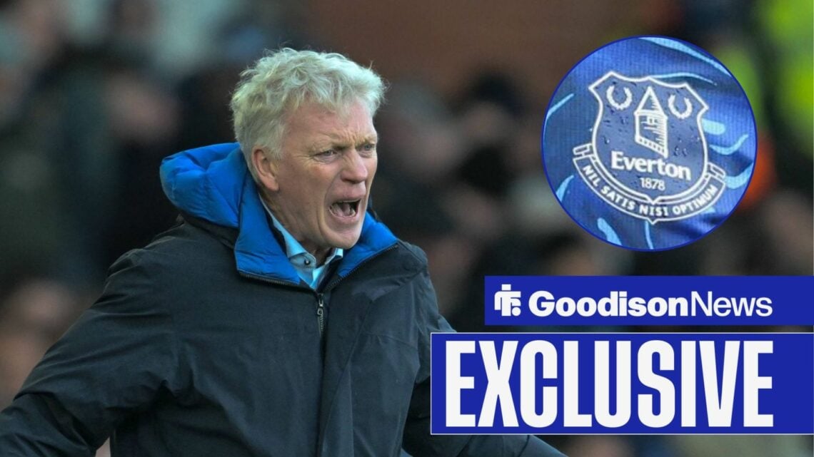 David Moyes shouting towards Everton badge in circle