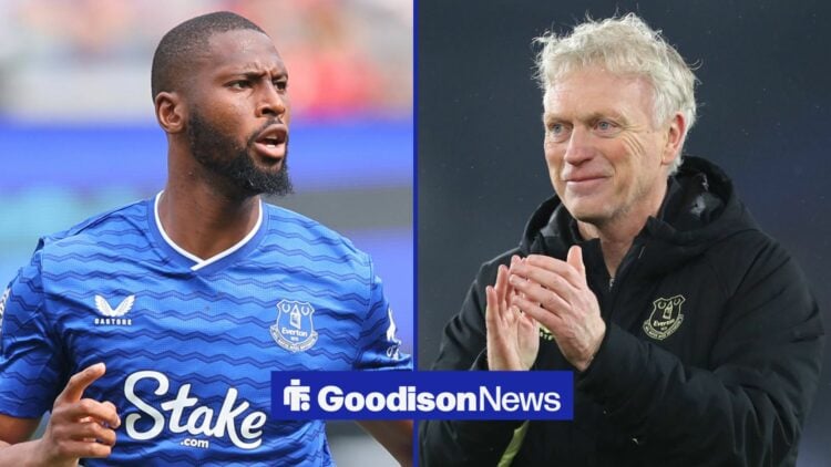 David Moyes smiling with Beto for Everton.