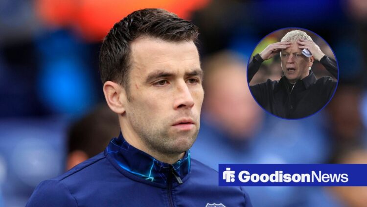Everton star Seamus Coleman looking angry, David Moyes baffled in inset.