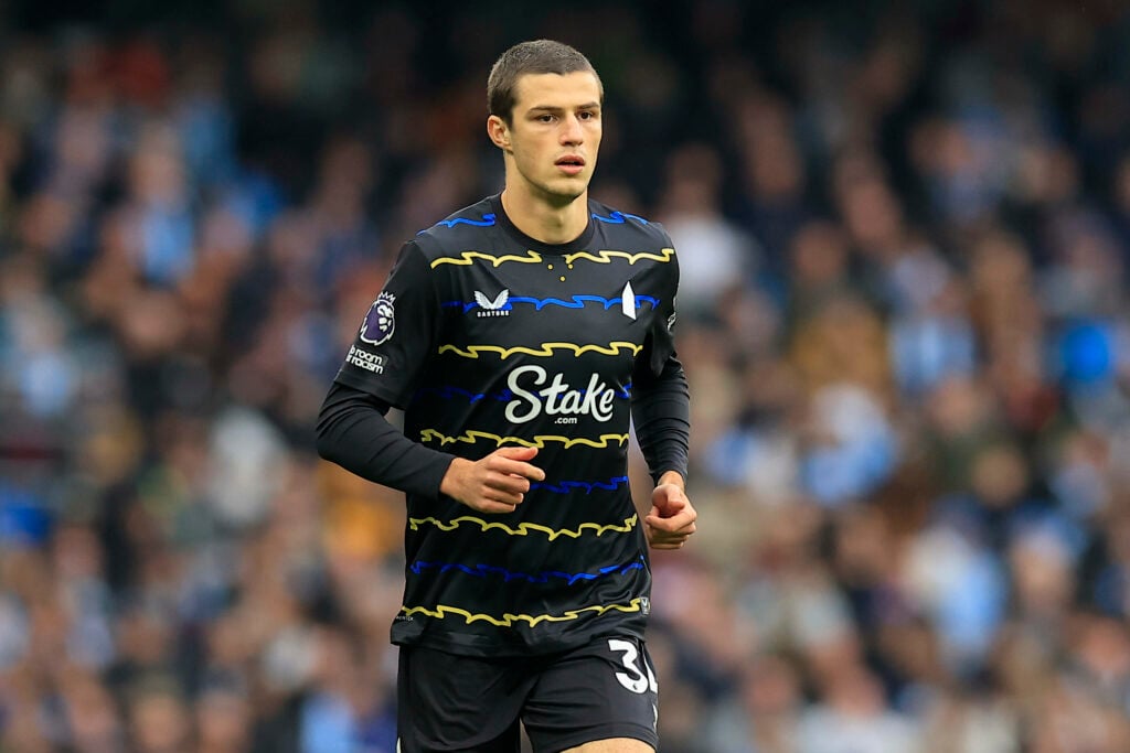 Marlin Rohl in action for Everton away at Man City