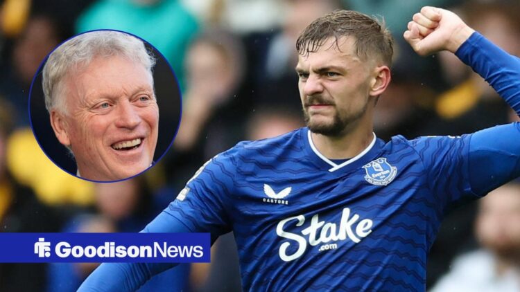 Everton midfielder Kiernan Dewsbury-Hall celebrates with David Moyes smiles inset