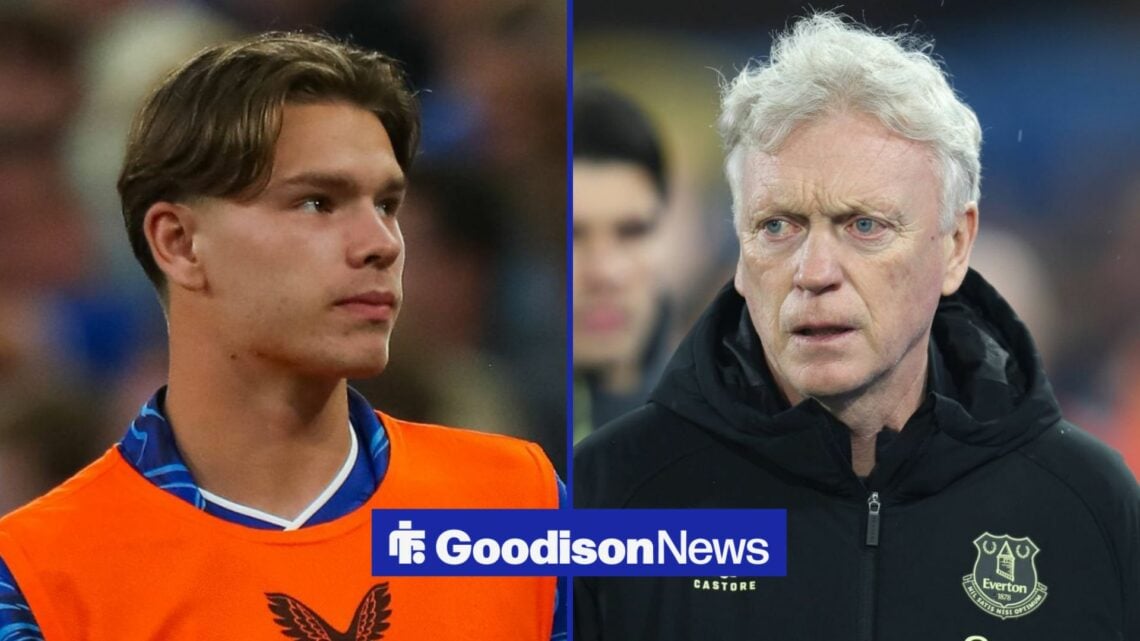 Tyler Dibling and David Moyes looking at each other angrily.