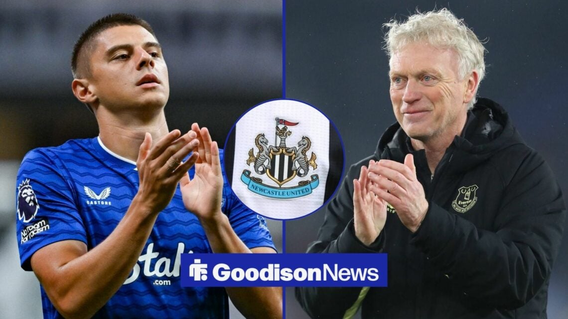 Vitalii Mykolenko and David Moyes looking at each other with a Newcastle player in the middle (unidentifiable)