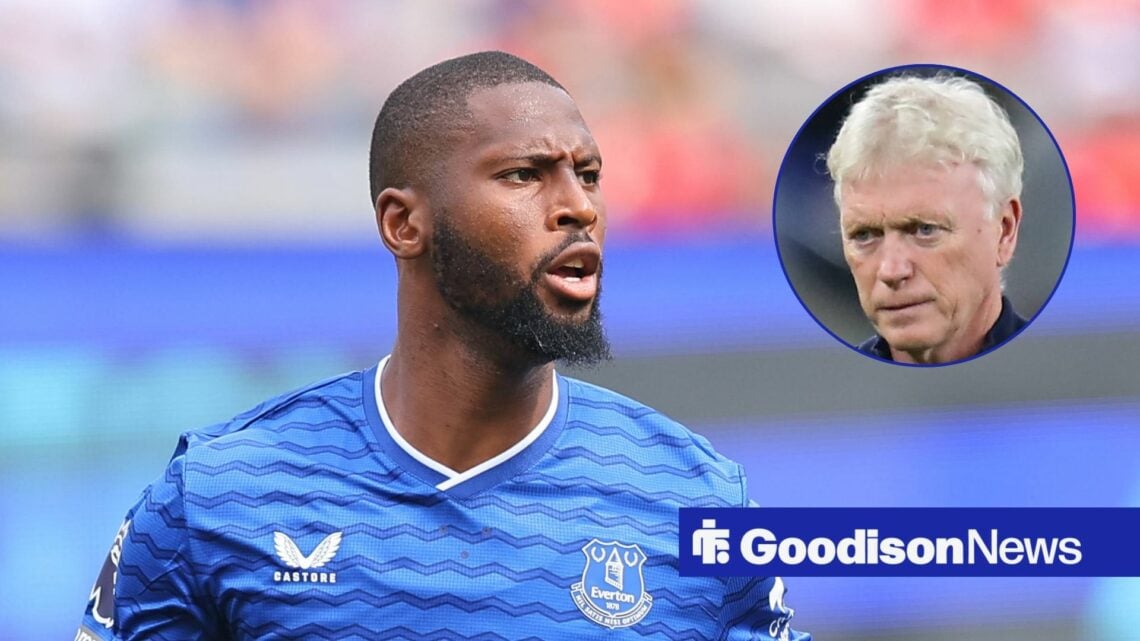 Everton striker Beto and David Moyes in circular inset