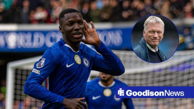 Chelsea star Moises Caicedo celebrating, Everton boss David Moyes in inset.