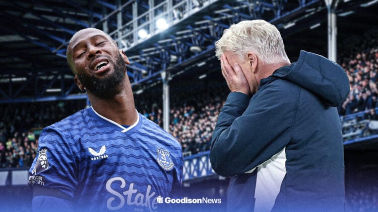 Beto looking defeated on left with David Moyes having head in hands on right