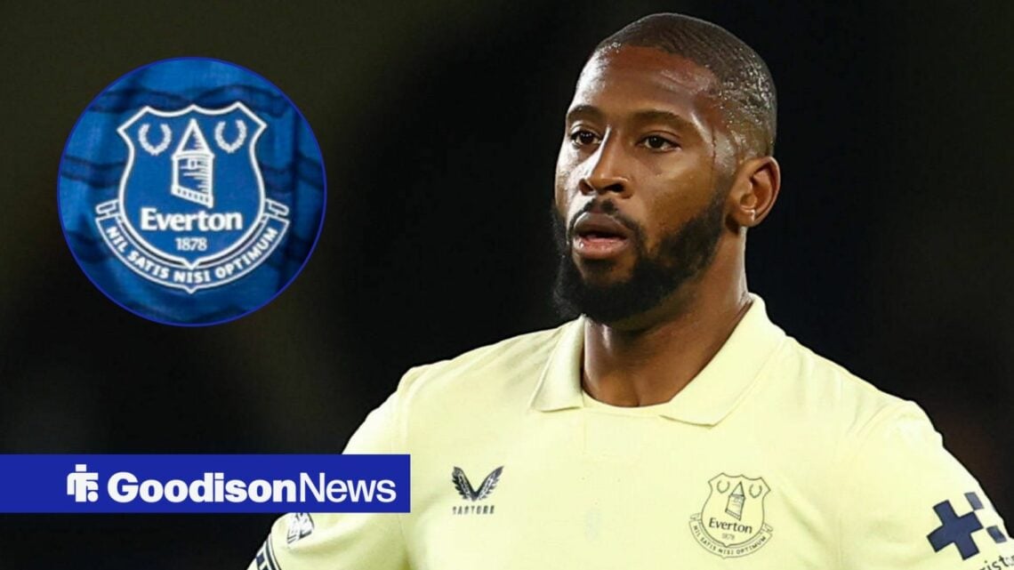 Beto playing for Everton looking towards an Everton badge in a circle inset