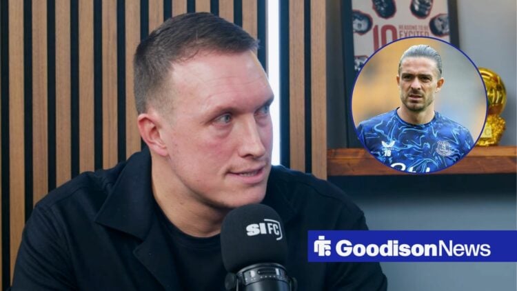 Phil Jones looking at Jack Grealish in circle