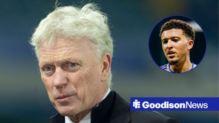 David Moyes looking away from Jadon Sancho in circle