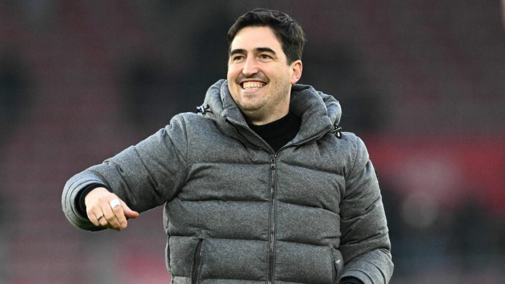 Bournemouth boss Andoni Iraola will face Everton.