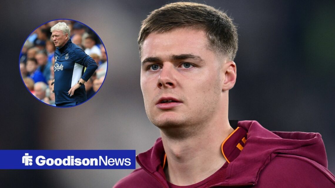 Roma's Evan Ferguson with Everton's David Moyes inset