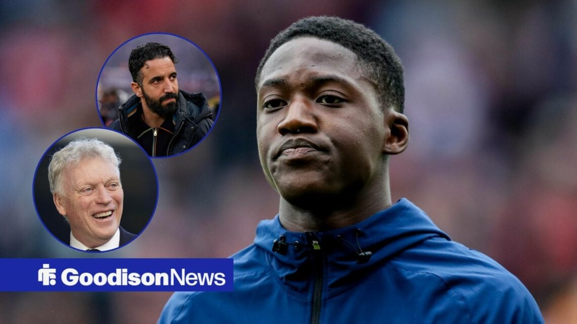 Kobbie Mainoo with a smiling David Moyes and Ruben Amorim in round overlays