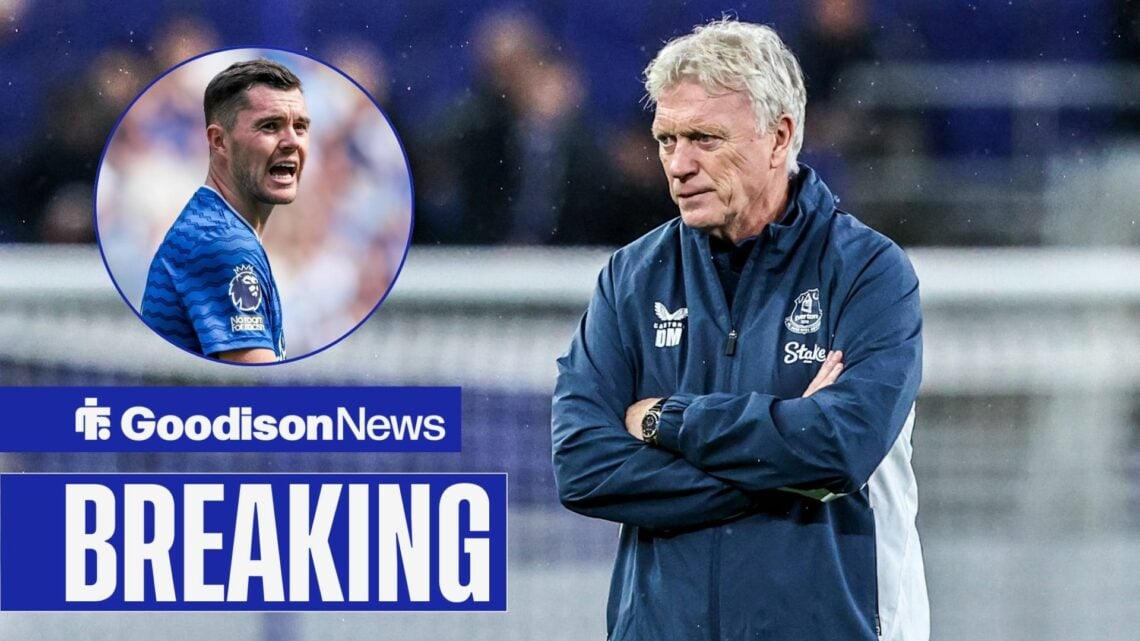 Everton boss David Moyes looking upset, Michael Keane in inset.