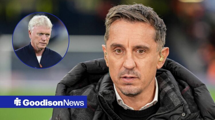 David Moyes next to Gary Neville