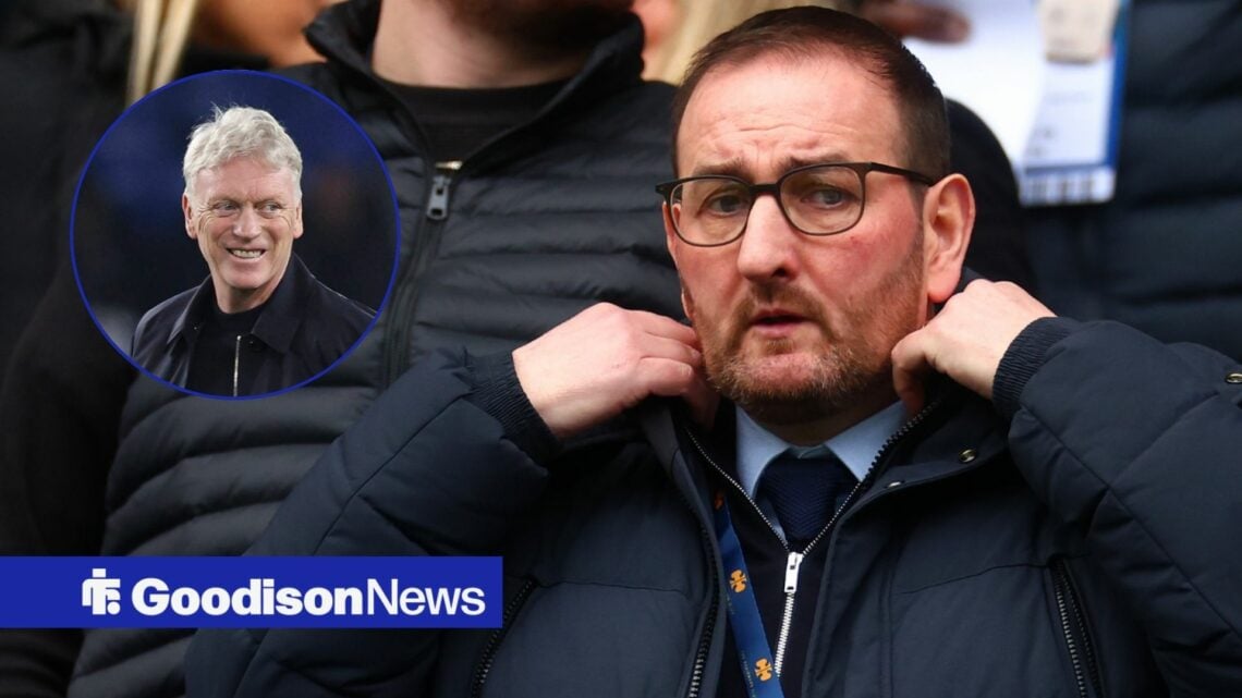 Kevin Thelwell next to David Moyes