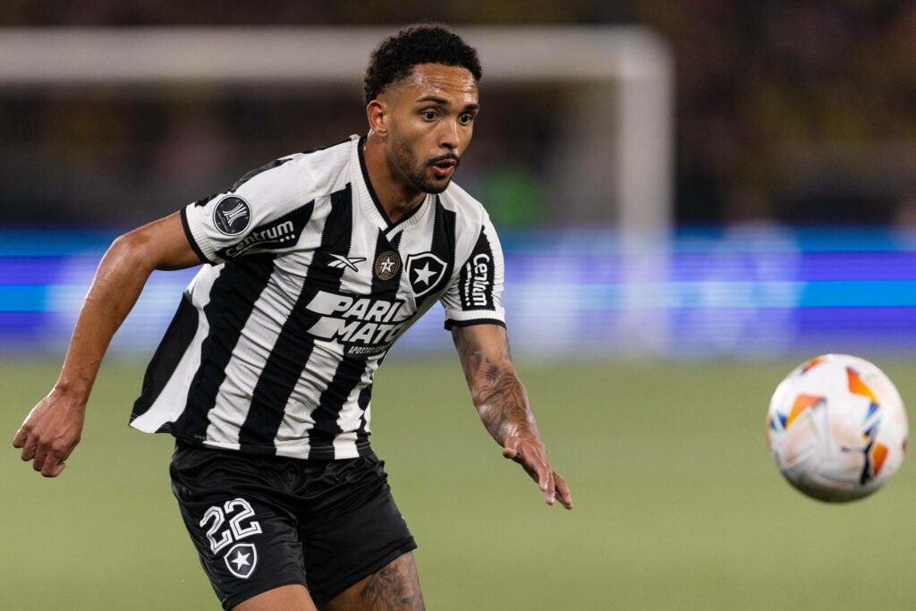 Everton linked Botafogo defender Vitinho