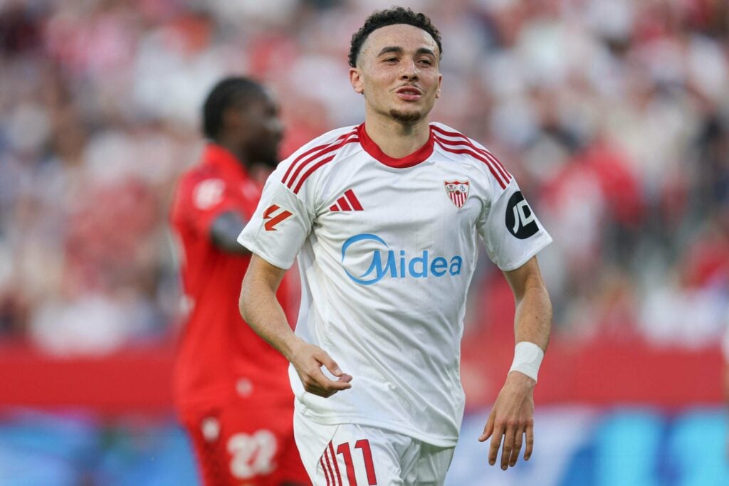 Vargas in sevilla shirt