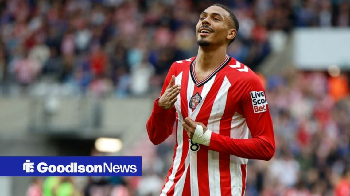 Wilson Isidor in Sunderland shirt