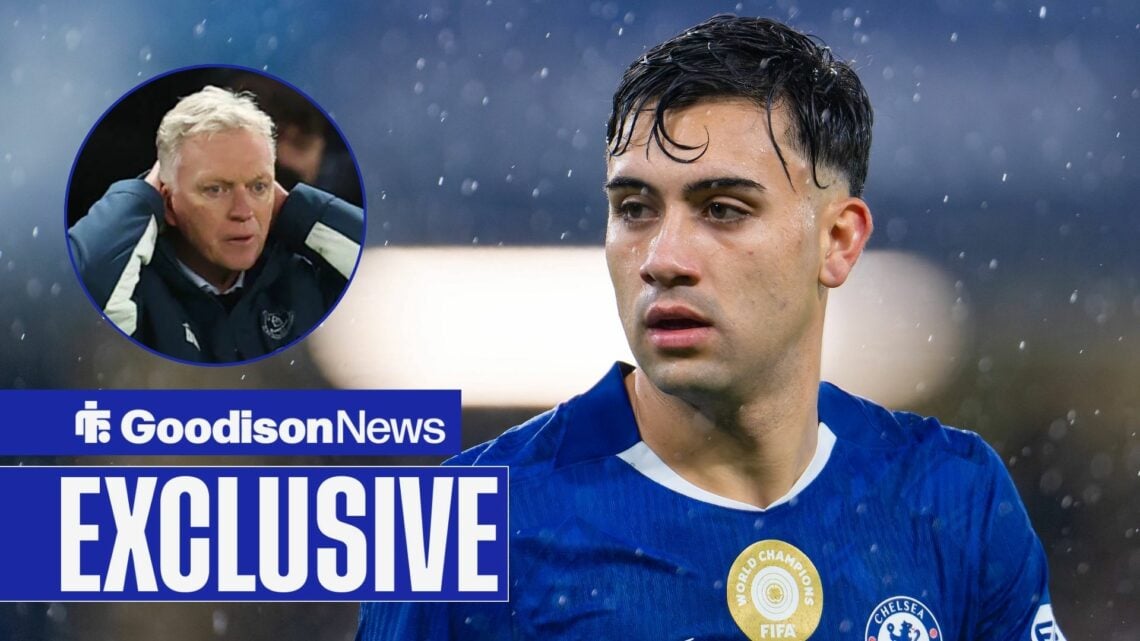 Facundo Buonanotte in a Chelsea shirt looking towards David Moyes in a circle inset