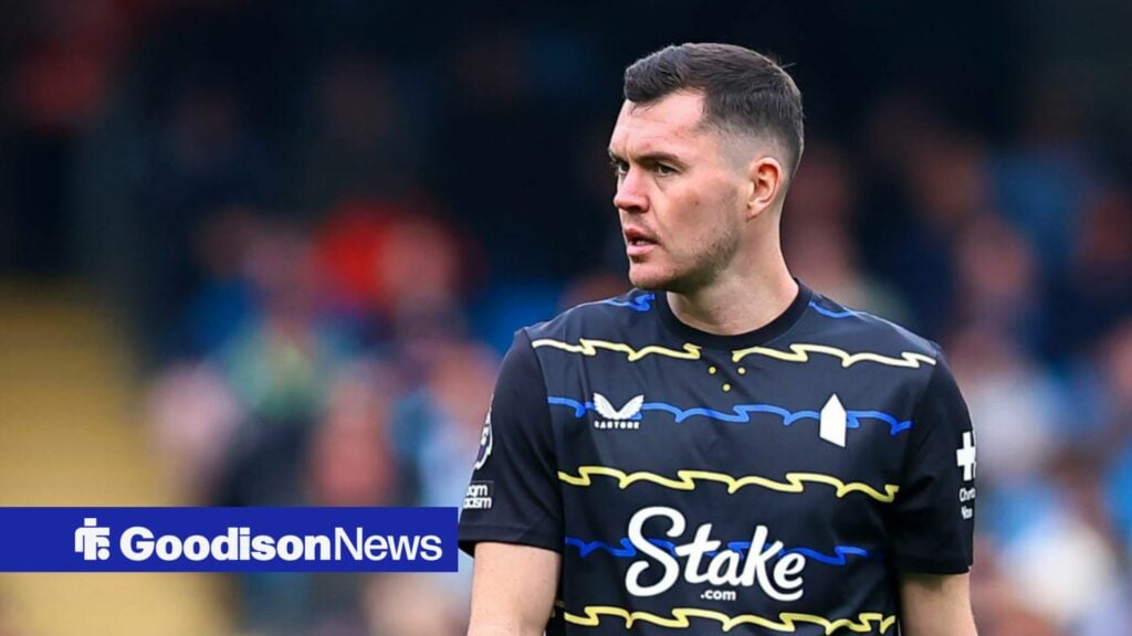 Michael Keane and others react as ex-Everton colleague joins new club on loan