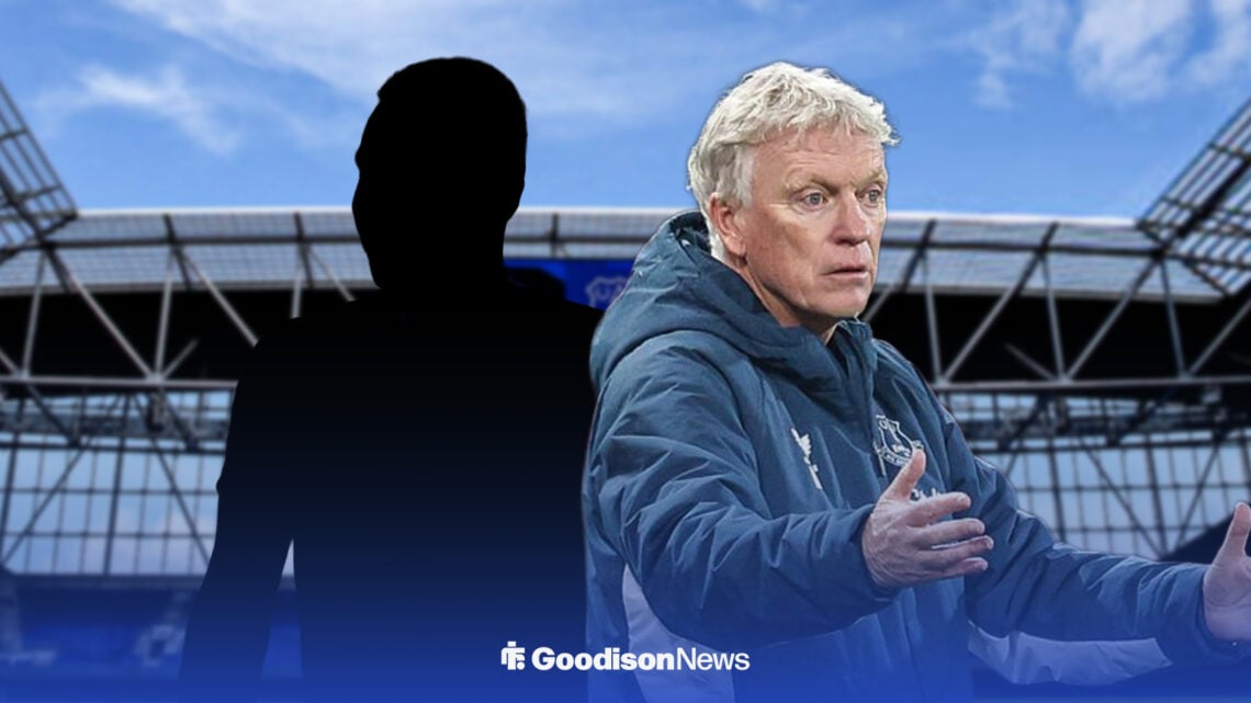 David Moyes alongside a mystery player